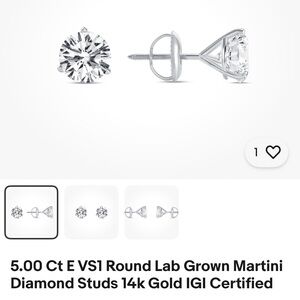 Brand new 14kt gold stud earring